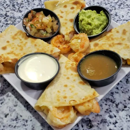 Quesadilla con camarones El Paso